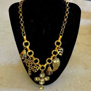 Vintage charm necklace in gold tone